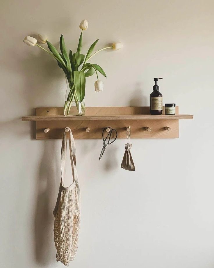 perchero de madera pared